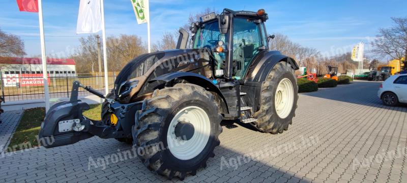 Valtra T235 A