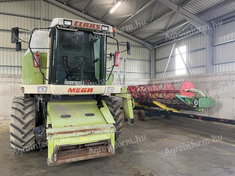 Claas Mega 208