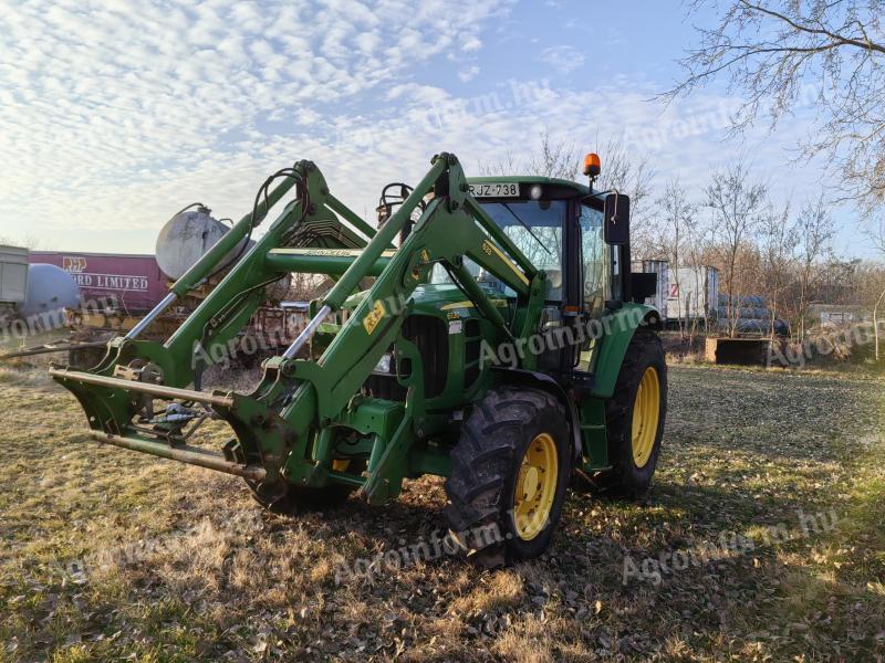 John Deere 6130 rakodóval