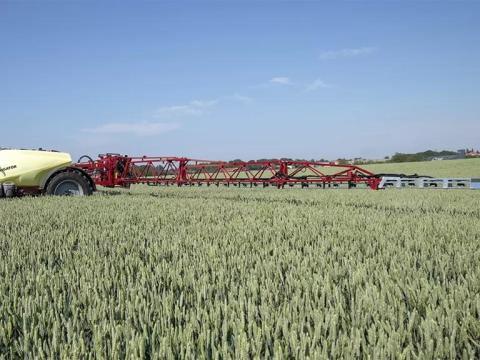 Hardi Navigator 3000/18 vontatott szántóföldi permetező Hardi Navigator 3000/18 vontatott szántóföldi permetező