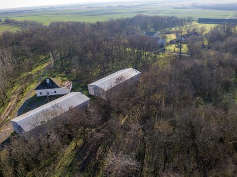 55000m² 40%-ban beépíthető terület -egykori sertéstelep- ELADÓ