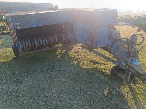 K453 bálázó K453 bálázó