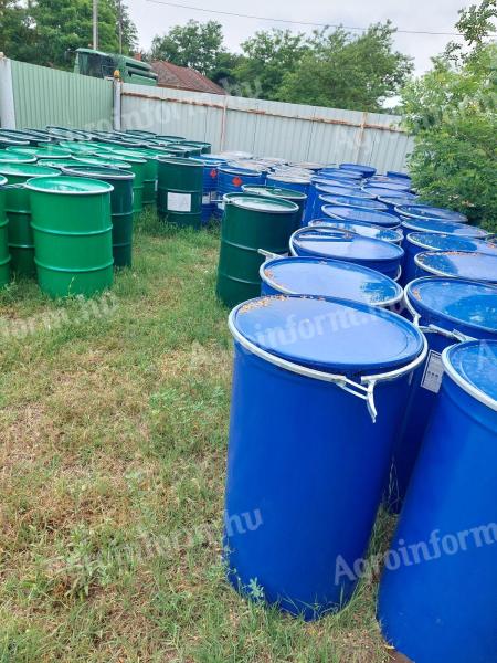 Újszerű csatos fém hordó 200L - festett belsejű