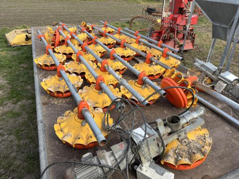 Automata baromfi etető Automata baromfi etető