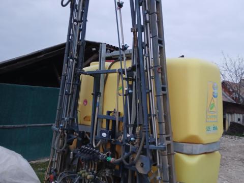 Permetező, függesztett, Caffini 1800/18 Standard Fox típus eladó, 18 méteres, 1800 literes Permetező, függesztett, Caffini 1800/18 Standard Fox típus eladó, 18 méteres, 1800 literes