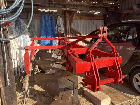 IH háromfejű eke IH háromfejű eke