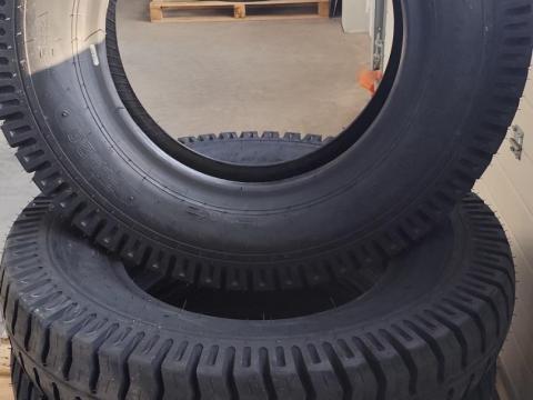 8,25-20 ; 8.25-20 Petlas pótkocsi gumiabroncs 14PR 8,25-20 ; 8.25-20 Petlas pótkocsi gumiabroncs 14PR