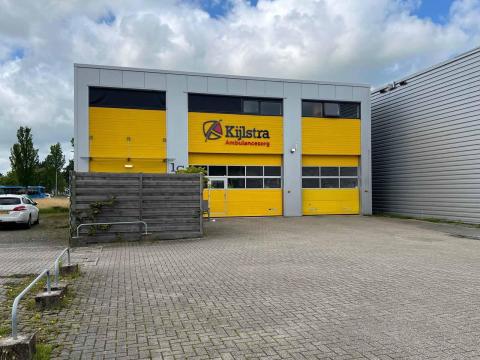 Bontott 225 m² + 225 m² galériás korábbi mentőállomás eladó Bontott 225 m² + 225 m² galériás korábbi mentőállomás eladó