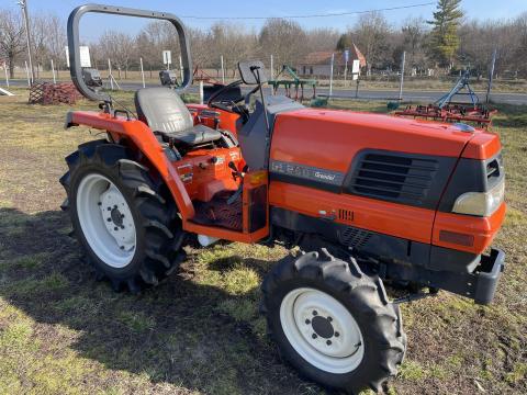 Kubota 26LE PowerShift Eredeti Festés Ingyenes Szállítás japán traktor kistraktor Szerviz