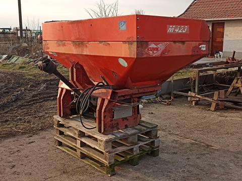 Eladó műtrágyaszóró Eladó műtrágyaszóró