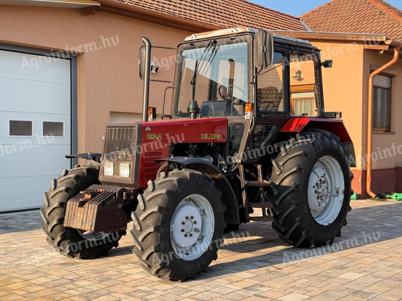 Belarus MTZ 892.2 traktor