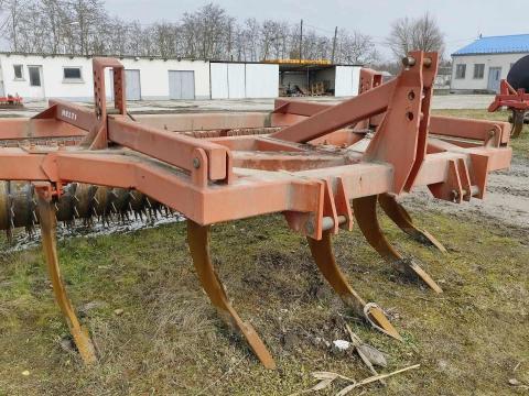 IH/ Helti 5 késes talajlazító Helti csillaghengerrel IH/ Helti 5 késes talajlazító Helti csillaghengerrel