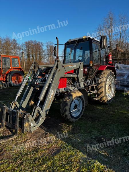 MTZ 820 traktor homlokrakodóval