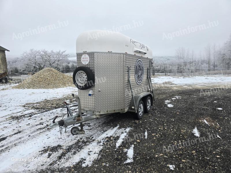 Kitűnő állapotú erős,  kettes lószállító eladó!vagy csere borjúra