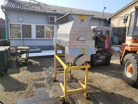 Szőlődaráló,  bogyózó Szőlődaráló,  bogyózó