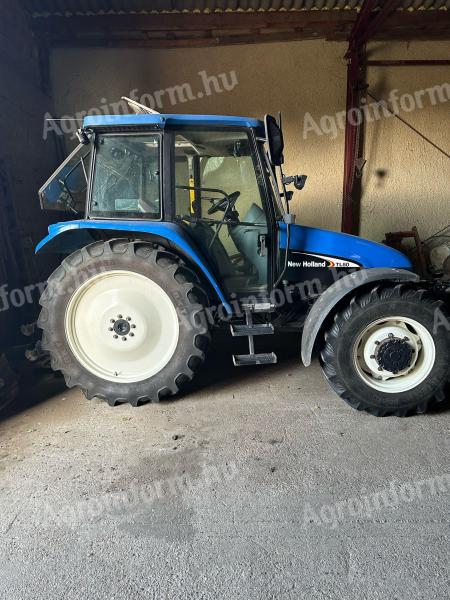 New Holland TL80 traktor