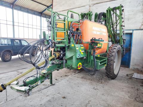 Amazone UG 3000/18 vontatott szántóföldi permetezőgép Amazone UG 3000/18 vontatott szántóföldi permetezőgép