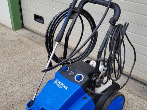NILFISK MC 6P-180/1300 FA prémium kategóriás hidegvizes mosóberendezés NILFISK MC 6P-180/1300 FA prémium kategóriás hidegvizes mosóberendezés