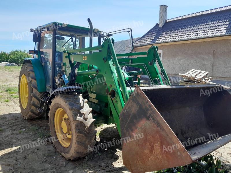 John Deere 3410 homlokrakodóval