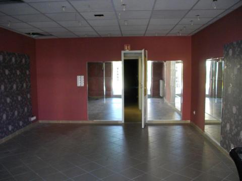 Hévízen,  a belvárosban 94 m²-es üzlet-iroda eladó Hévízen,  a belvárosban 94 m²-es üzlet-iroda eladó