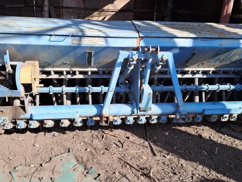 Eladó gabonavetőgép Eladó gabonavetőgép