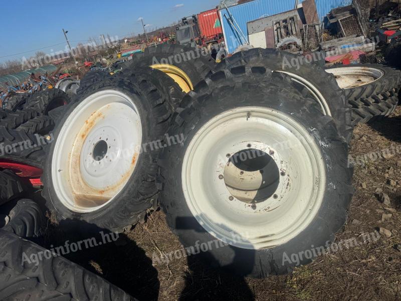 ÁPOLÓKERÉK,  MŰVELŐKERÉK garnitúra NEW HOLLAND,  CASE,  STEYR 340/85R48 és 270/95R36