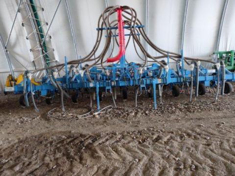 Monosem 8 soros kultivátor + MaxiCam sorvezetőautomatikával Monosem 8 soros kultivátor + MaxiCam sorvezetőautomatikával