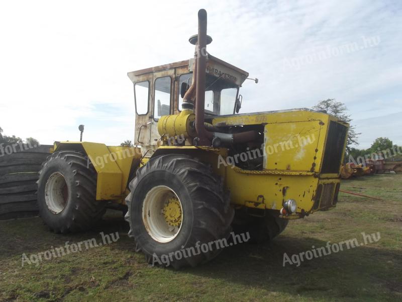 Rába Steiger 360 cummins motorral,  igény esetén munkaeszközeivel