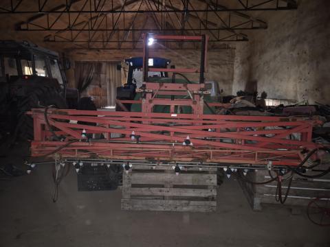 1600 literes vontatott szántóföldi, 18 méteres permetező eladó tulajdonostól 1600 literes vontatott szántóföldi, 18 méteres permetező eladó tulajdonostól