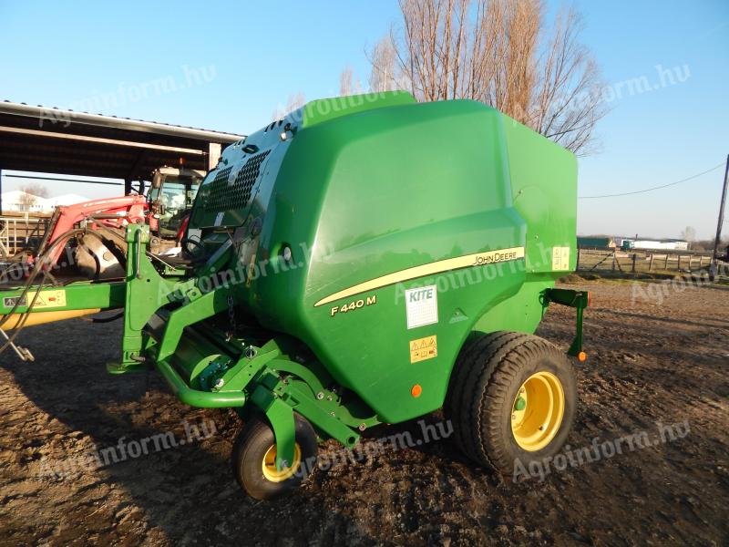 John Deere F440M