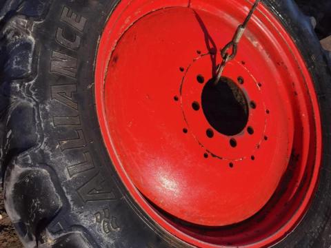 ÁPOLÓKERÉK,  MŰVELŐKERÉK 1pár FENDT,  JOHN DEERE,  CASE TRAKTORRA 340/85R38, 13.6-38 ÁPOLÓKERÉK,  MŰVELŐKERÉK 1pár FENDT,  JOHN DEERE,  CASE TRAKTORRA 340/85R38, 13.6-38