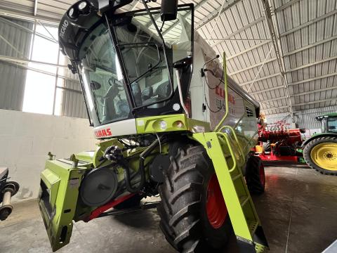 Claas Tucano 320