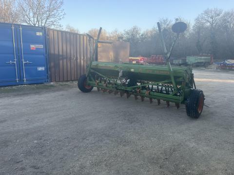 Amazon D8-4M gabonavetőgép Amazon D8-4M gabonavetőgép