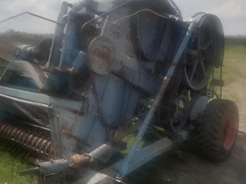 Eladó elcserélhető kisbálázó k 453