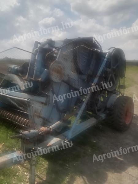 Eladó elcserélhető kisbálázó k 453