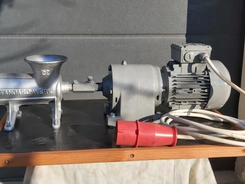 Húsdaráló hibás hajtóműves, 380 V motorral eladó