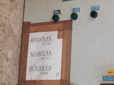 Húsipari, kolbász, hús érlelő, hűtő, fűtő berendezések Húsipari, kolbász, hús érlelő, hűtő, fűtő berendezések