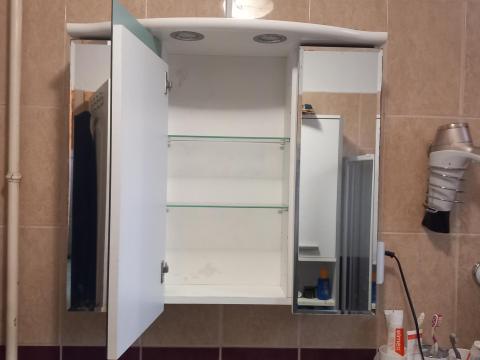 Tükrös fürdőszoba szekrén Tükrös fürdőszoba szekrén