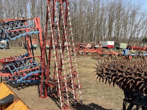 LELY 6 m-es hidraulikus csukású gyomfésű LELY 6 m-es hidraulikus csukású gyomfésű