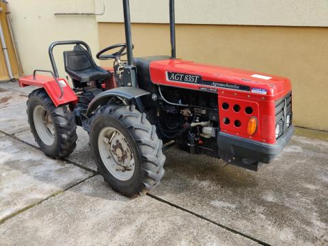 Eladó AGT 835 HLT traktor Eladó AGT 835 HLT traktor