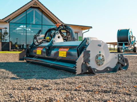 Szárzúzó, mulcsozó, erdészeti/ kalapácsos zúzó (vízszintes tengelyű, oldalkitolás) 150-240 cm / Alta XL