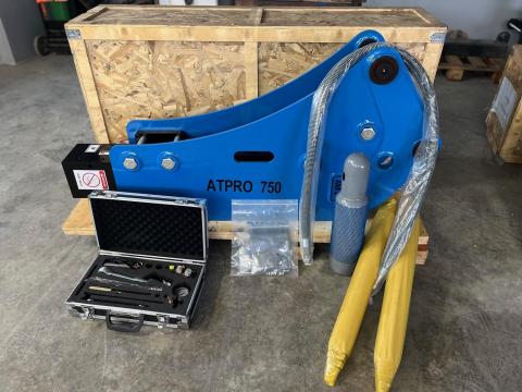 ATPRO 750 bontókalapács,  törőfej,  JCB 3CX,  4CX ATPRO 750 bontókalapács,  törőfej,  JCB 3CX,  4CX