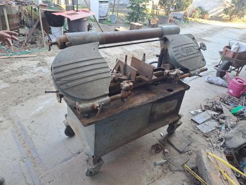 Eladó Forte fém vágó szalag fűrész / szalagfűrész Eladó Forte fém vágó szalag fűrész / szalagfűrész