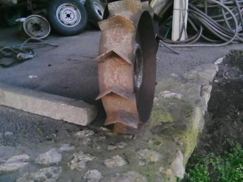 2 db felni,  körmös,  jó állapotban eladó 2 db felni,  körmös,  jó állapotban eladó