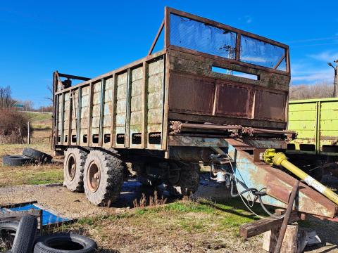 Eladó szervestrágya-szórók T 088 Eladó szervestrágya-szórók T 088