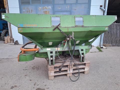 Amazon műtrágyaszóró szállítókocsival Amazon műtrágyaszóró szállítókocsival