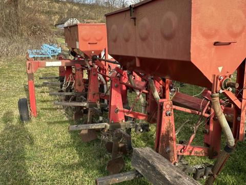 KSMK Kultivátor műtrágya adagoló s KSMK Kultivátor műtrágya adagoló s