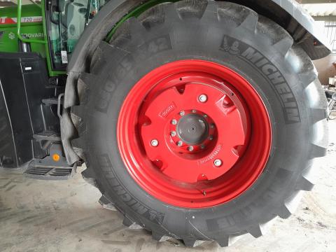 Fendt 700-as első hátsó felnik