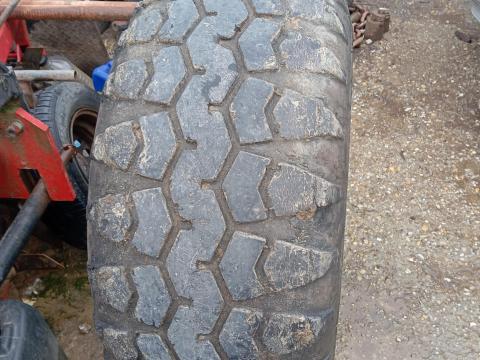 Használt 16/70-20-as gumiabroncs eladó Használt 16/70-20-as gumiabroncs eladó