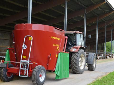 Strautmann VertiMix 70 takarmánykeverő és kiosztókocsi Strautmann VertiMix 70 takarmánykeverő és kiosztókocsi